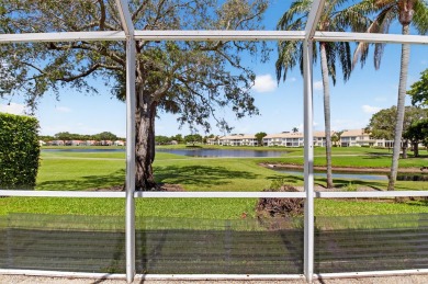 Beautiful 3 bedroom, 2 bath single family home situated on a on  in Florida - for sale on GolfHomes.com, golf home, golf lot