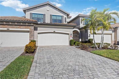 This opportunity does not come often.  A Second level Coach Home on Lakewood National Golf Club in Florida - for sale on GolfHomes.com, golf home, golf lot
