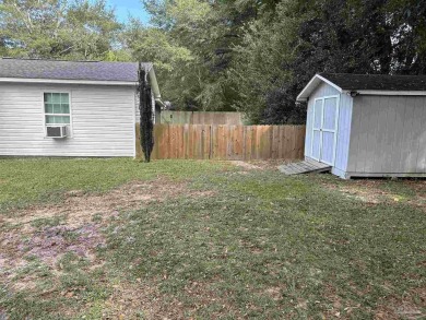 Immaculate turn-key home that is easy to fall in love with! on Tanglewood Golf Club in Florida - for sale on GolfHomes.com, golf home, golf lot