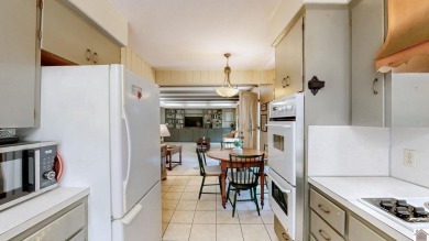 First time on the market! This one-owner timeless craftsman home on Oaks Country Club in Kentucky - for sale on GolfHomes.com, golf home, golf lot