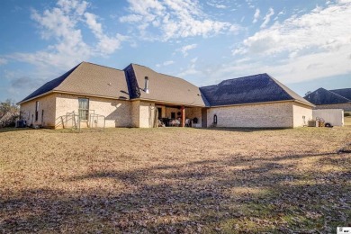 This is a beautiful 4 bedroom/ 3.5 bath home located on the golf on Southern Pines Golf Club (Calvert Course) in Louisiana - for sale on GolfHomes.com, golf home, golf lot