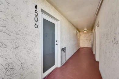 LUXURY LIVING AT ITS FINEST! This renovated 1-bed, 1.5-bath on Hollybrook Golf and Tennis Club  in Florida - for sale on GolfHomes.com, golf home, golf lot