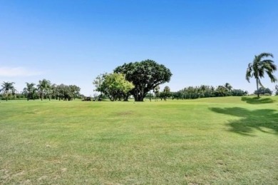 LUXURY LIVING AT ITS FINEST! This renovated 1-bed, 1.5-bath on Hollybrook Golf and Tennis Club  in Florida - for sale on GolfHomes.com, golf home, golf lot