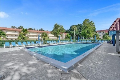 LUXURY LIVING AT ITS FINEST! This renovated 1-bed, 1.5-bath on Hollybrook Golf and Tennis Club  in Florida - for sale on GolfHomes.com, golf home, golf lot