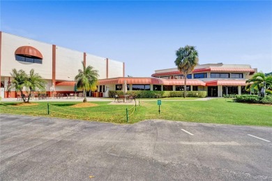 LUXURY LIVING AT ITS FINEST! This renovated 1-bed, 1.5-bath on Hollybrook Golf and Tennis Club  in Florida - for sale on GolfHomes.com, golf home, golf lot