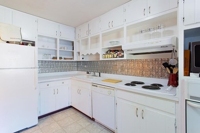 This charming 2 Bedroom, 2.5 Bath Townhouse in a Prime Location on Hilaman Park Golf Course in Florida - for sale on GolfHomes.com, golf home, golf lot