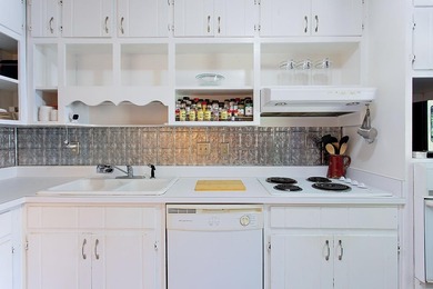 This charming 2 Bedroom, 2.5 Bath Townhouse in a Prime Location on Hilaman Park Golf Course in Florida - for sale on GolfHomes.com, golf home, golf lot