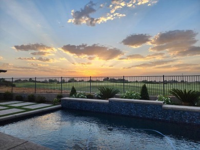 Luxury Living on Ridge Creek Golf Course4 Bed | 2.5 Bath | Bonus on Ridge Creek Dinuba Golf Course in California - for sale on GolfHomes.com, golf home, golf lot