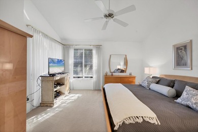 Under contract-accepting backup offers. This move-in ready on University Park Country Club in Florida - for sale on GolfHomes.com, golf home, golf lot