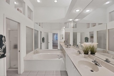 Under contract-accepting backup offers. This move-in ready on University Park Country Club in Florida - for sale on GolfHomes.com, golf home, golf lot