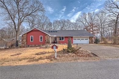 Welcome to this single level, well-maintained Bella Vista home on Branchwood Golf Course in Arkansas - for sale on GolfHomes.com, golf home, golf lot