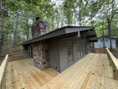 UPDATED: 2 bed 2 bath plus office. New roof, flooring, cabinets on Cortez Golf Course in Arkansas - for sale on GolfHomes.com, golf home, golf lot