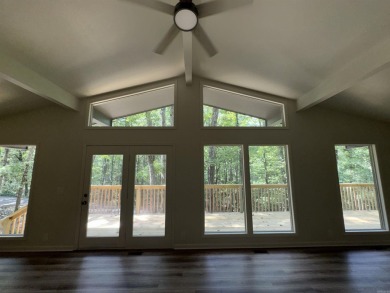 UPDATED: 2 bed 2 bath plus office. New roof, flooring, cabinets on Cortez Golf Course in Arkansas - for sale on GolfHomes.com, golf home, golf lot