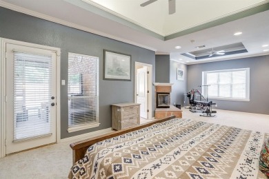 Custom Home in Pecan Plantation. Spacious Living room with wall on Pecan Plantation Country Club in Texas - for sale on GolfHomes.com, golf home, golf lot