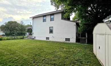 Well-maintained, beautiful home on double fenced-in lot!  Sale on Twin Oaks Golf and Plantation Club in Kentucky - for sale on GolfHomes.com, golf home, golf lot