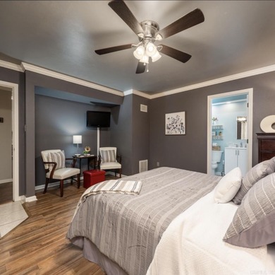 Turnkey ground floor 2 br/2 ba condo in Diamondhead Manor just on Diamondhead Golf and Country Club in Arkansas - for sale on GolfHomes.com, golf home, golf lot