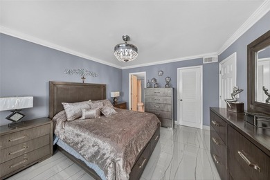 Beautifully renovated 2-bedroom, 2-bath condo located in the on Sunrise Lakes Phase III in Florida - for sale on GolfHomes.com, golf home, golf lot