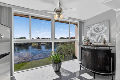 Beautifully renovated 2-bedroom, 2-bath condo located in the on Sunrise Lakes Phase III in Florida - for sale on GolfHomes.com, golf home, golf lot