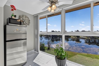 Beautifully renovated 2-bed, 2-bath condo located in the on Sunrise Lakes Phase III in Florida - for sale on GolfHomes.com, golf home, golf lot