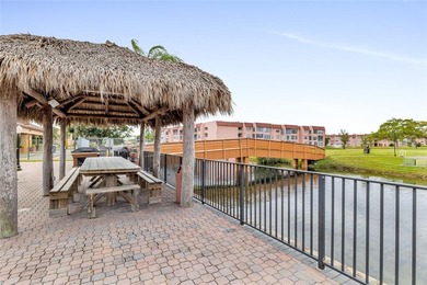 Beautifully renovated 2-bed, 2-bath condo located in the on Sunrise Lakes Phase III in Florida - for sale on GolfHomes.com, golf home, golf lot