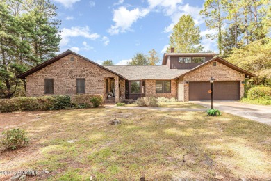 ***GOLF FRONT HOME ON 1 ACRE IN FOXFIRE!*** This spacious on Foxfire Golf and Country Club in North Carolina - for sale on GolfHomes.com, golf home, golf lot