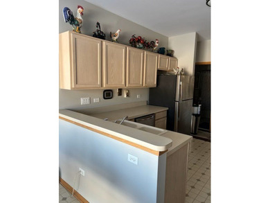 Want OPENNESS & PRIVACY?  This End Unit, 2 Bedroom, 2 Bath Ranch on The Links at Carillon in Illinois - for sale on GolfHomes.com, golf home, golf lot