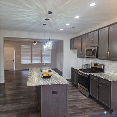 LIKE NEW TOWNHOME IN MAGNOLIA GREEN!! BRAND NEW APPLIANCES! The on The Westham Golf Club At Magnolia Green in Virginia - for sale on GolfHomes.com, golf home, golf lot