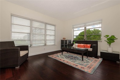 DELUXE CORNER UNIT WITH EXTRA WINDOWS - EASY TO SHOW - ALL AGES on Palm-Aire Country Club and Resort - The Oaks in Florida - for sale on GolfHomes.com, golf home, golf lot