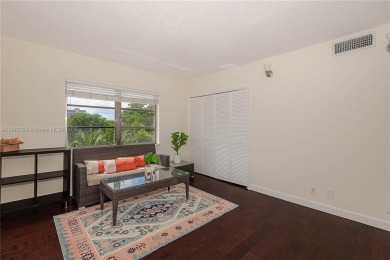 DELUXE CORNER UNIT WITH EXTRA WINDOWS - EASY TO SHOW - ALL AGES on Palm-Aire Country Club and Resort - The Oaks in Florida - for sale on GolfHomes.com, golf home, golf lot