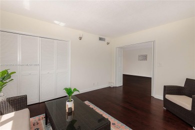 DELUXE CORNER UNIT WITH EXTRA WINDOWS - EASY TO SHOW - ALL AGES on Palm-Aire Country Club and Resort - The Oaks in Florida - for sale on GolfHomes.com, golf home, golf lot