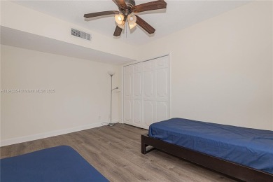 DELUXE CORNER UNIT WITH EXTRA WINDOWS - EASY TO SHOW - ALL AGES on Palm-Aire Country Club and Resort - The Oaks in Florida - for sale on GolfHomes.com, golf home, golf lot