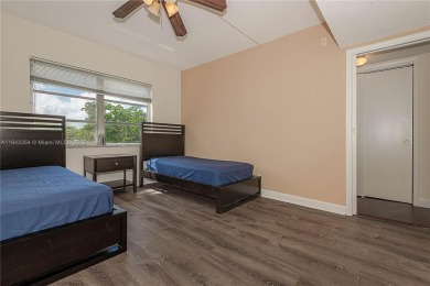 DELUXE CORNER UNIT WITH EXTRA WINDOWS - EASY TO SHOW - ALL AGES on Palm-Aire Country Club and Resort - The Oaks in Florida - for sale on GolfHomes.com, golf home, golf lot