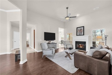 Welcome to this newly refreshed 4-bed, 2-bath home in the on Bella Vista - Metfield Golf Complex and Country Club in Arkansas - for sale on GolfHomes.com, golf home, golf lot