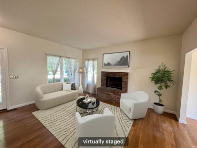 Beautifully Maintained 3-Bedroom Home in Central Bloomington on Bloomington Country Club in Indiana - for sale on GolfHomes.com, golf home, golf lot