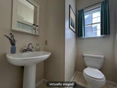 Beautifully Maintained 3-Bedroom Home in Central Bloomington on Bloomington Country Club in Indiana - for sale on GolfHomes.com, golf home, golf lot