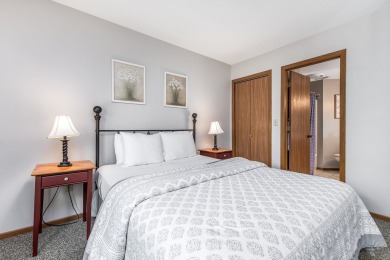 Bright and inviting end-unit Walnut Hill Golf Villa licensed for on Eagle Ridge Inn and Resort in Illinois - for sale on GolfHomes.com, golf home, golf lot
