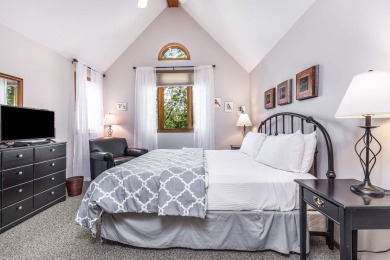 Bright and inviting end-unit Walnut Hill Golf Villa licensed for on Eagle Ridge Inn and Resort in Illinois - for sale on GolfHomes.com, golf home, golf lot