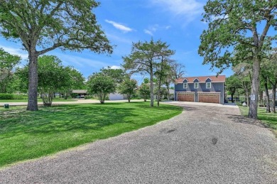 The lake house of your dreams is here! Spacious, luxurious on Lake Kiowa Golf Course in Texas - for sale on GolfHomes.com, golf home, golf lot