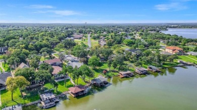 The lake house of your dreams is here! Spacious, luxurious on Lake Kiowa Golf Course in Texas - for sale on GolfHomes.com, golf home, golf lot