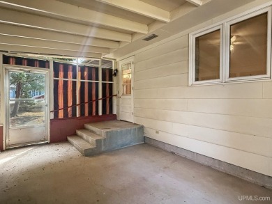 Enjoy the benefits of one-level living in this 3 bedroom, 2 bath on Pine Grove Country Club in Michigan - for sale on GolfHomes.com, golf home, golf lot