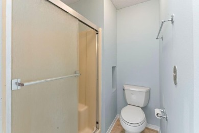 Welcome to this delightful two-bedroom home featuring a on Bella Vista Country Club - Highlands in Arkansas - for sale on GolfHomes.com, golf home, golf lot