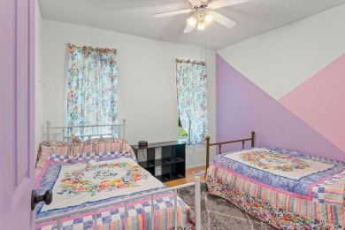 Welcome to this delightful two-bedroom home featuring a on Bella Vista Country Club - Highlands in Arkansas - for sale on GolfHomes.com, golf home, golf lot