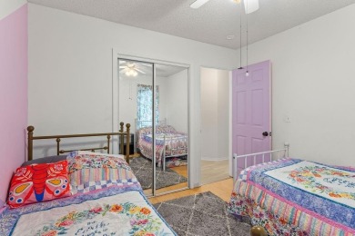 Welcome to this delightful two-bedroom home featuring a on Bella Vista Country Club - Highlands in Arkansas - for sale on GolfHomes.com, golf home, golf lot