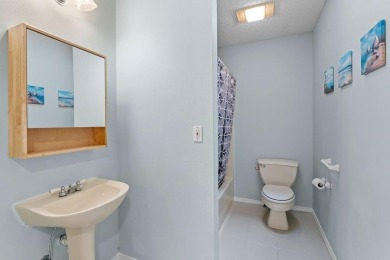 Welcome to this delightful two-bedroom home featuring a on Bella Vista Country Club - Highlands in Arkansas - for sale on GolfHomes.com, golf home, golf lot