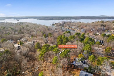 Looking for a MOVE-IN READY home in the heart of Tega Cay? These on Tega Cay Golf Club in South Carolina - for sale on GolfHomes.com, golf home, golf lot