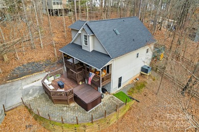 Looking for a MOVE-IN READY home in the heart of Tega Cay? These on Tega Cay Golf Club in South Carolina - for sale on GolfHomes.com, golf home, golf lot