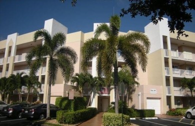 55+ Community this 2/2 condo in the highly desirable Sunrise on Sunrise Lakes Phase IV Golf Course in Florida - for sale on GolfHomes.com, golf home, golf lot