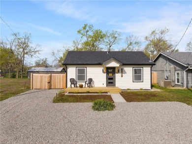 Check out this fully remodeled single-family home, perfectly on Gardner Golf Course in Kansas - for sale on GolfHomes.com, golf home, golf lot