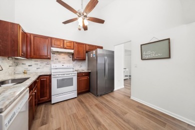 Gorgeous well-lit condo unit, flooded with natural light, a on The Links at Carillon in Illinois - for sale on GolfHomes.com, golf home, golf lot