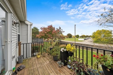 Gorgeous well-lit condo unit, flooded with natural light, a on The Links at Carillon in Illinois - for sale on GolfHomes.com, golf home, golf lot